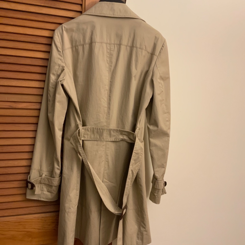 Zara trench coat - Spring essentials - Picture 2 of 3